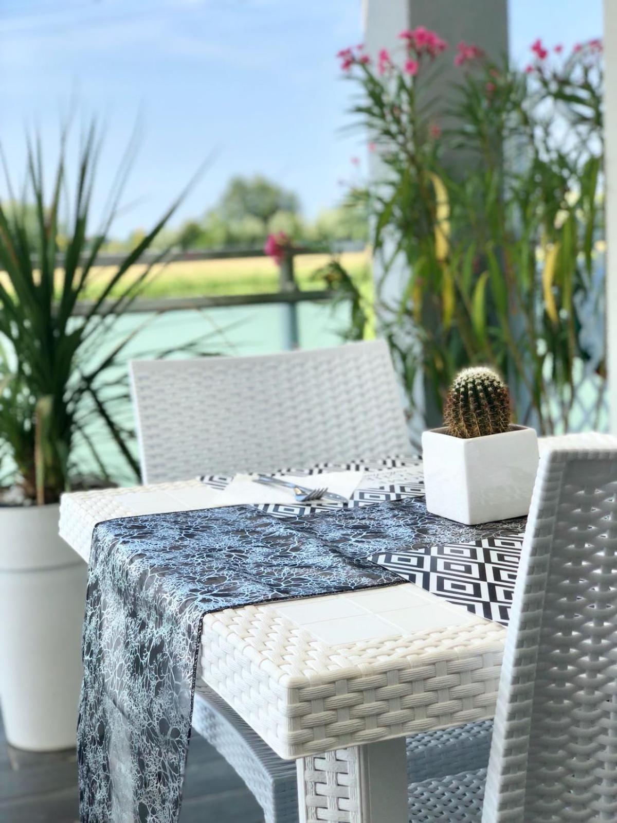 B&B Villa Del Lago Desenzano del Garda Exteriör bild
