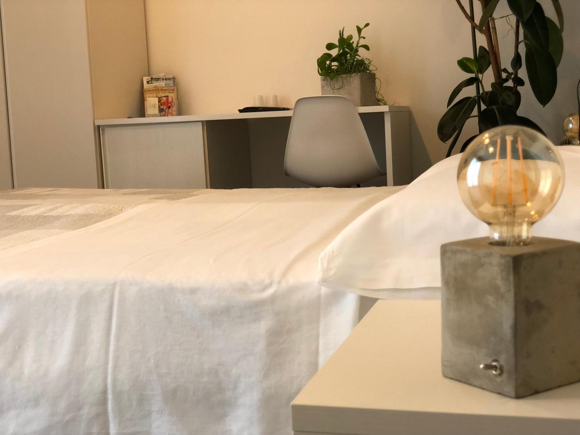 B&B Villa Del Lago Desenzano del Garda Exteriör bild