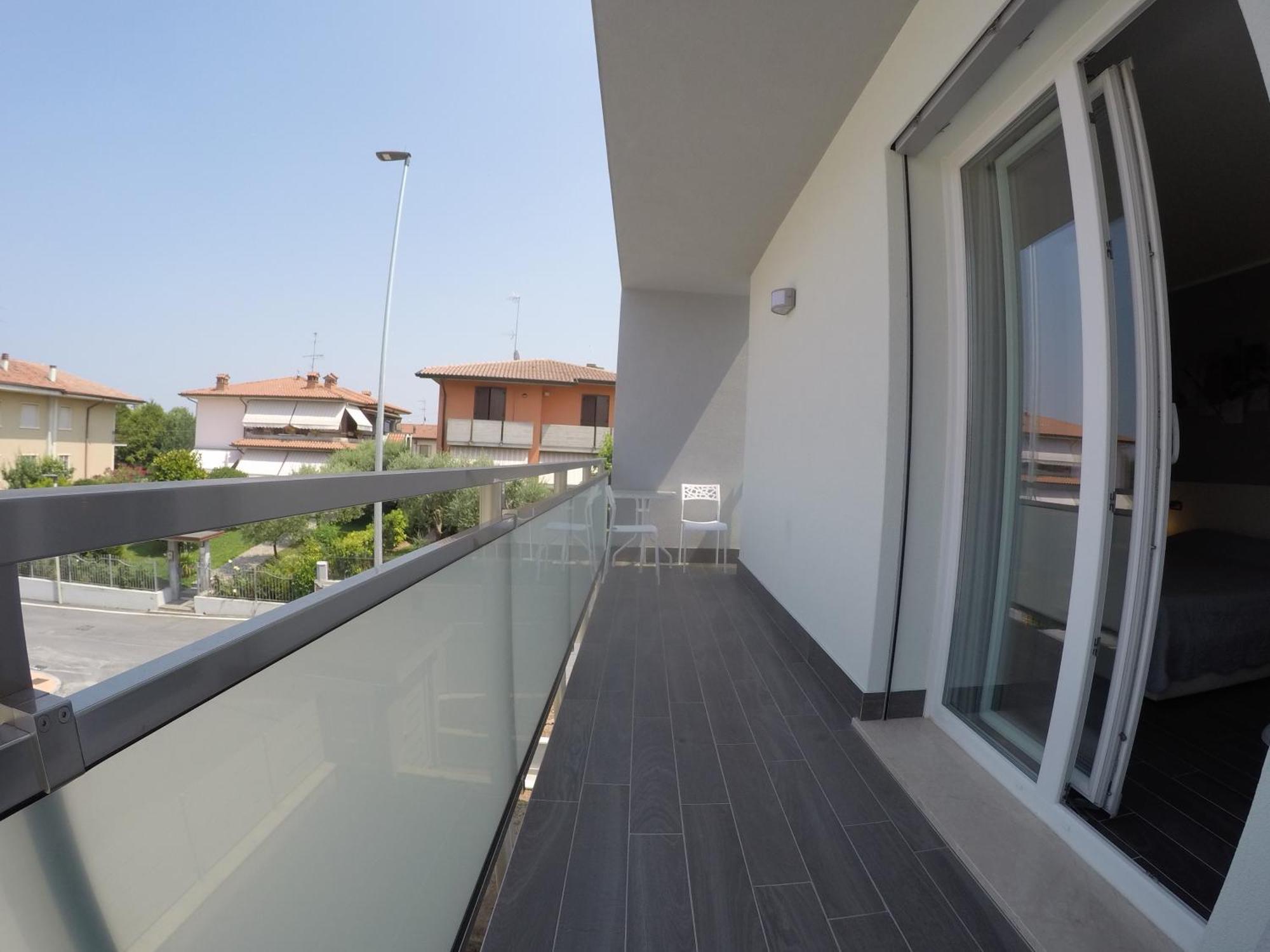 B&B Villa Del Lago Desenzano del Garda Exteriör bild
